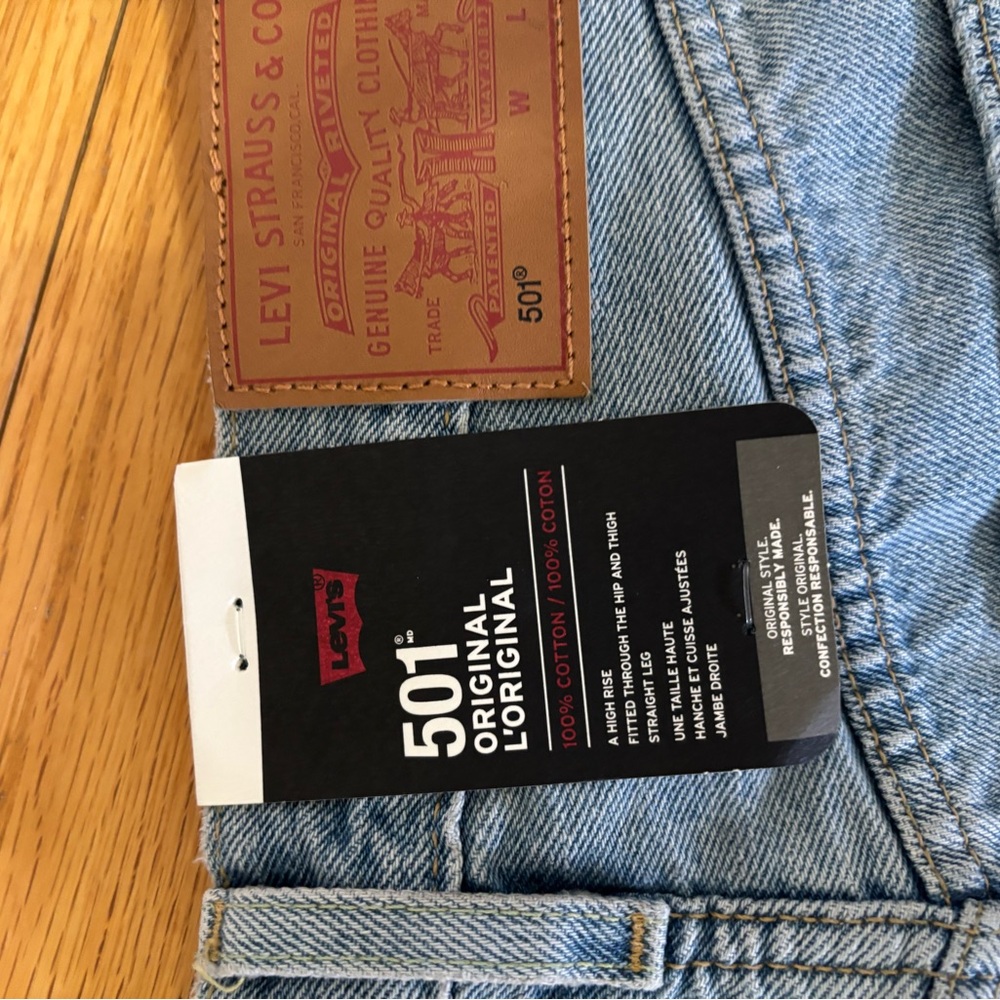 New!! Levi's women’s Blue Jeans size 26 x 32